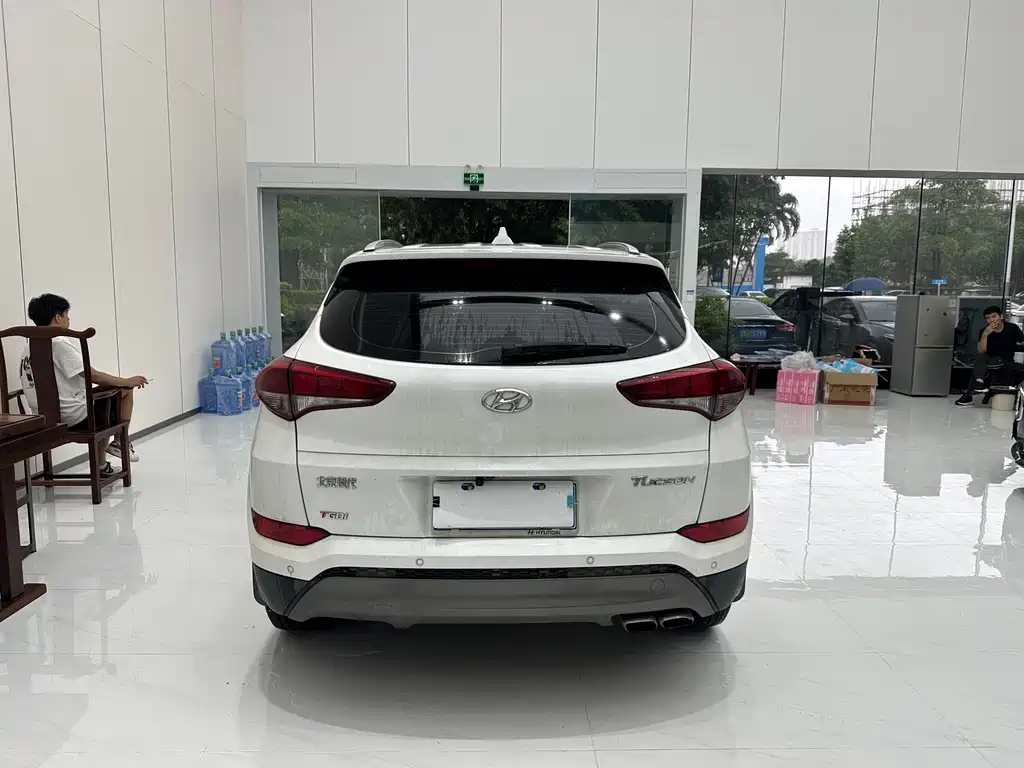 Hyundai Tucson 2017 — фото 10