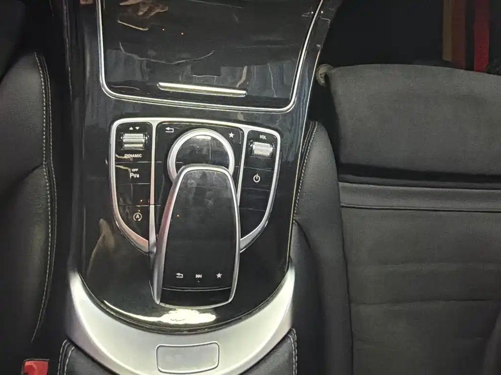 Mercedes-Benz C-Class 2018 — фото 15