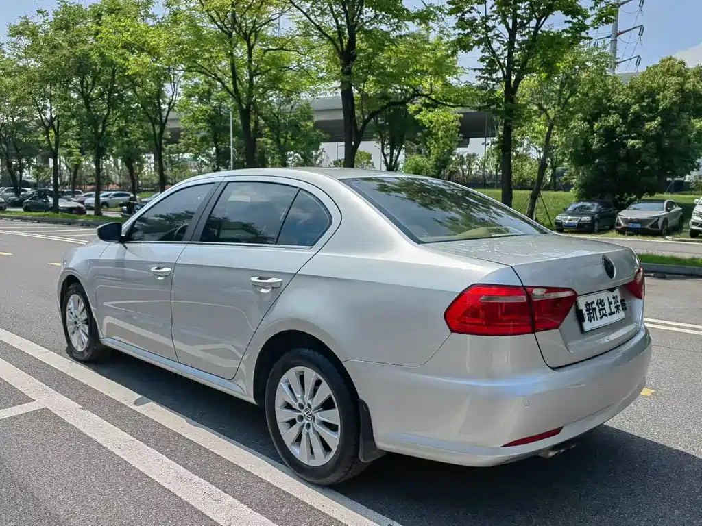 Volkswagen Lavida 2013