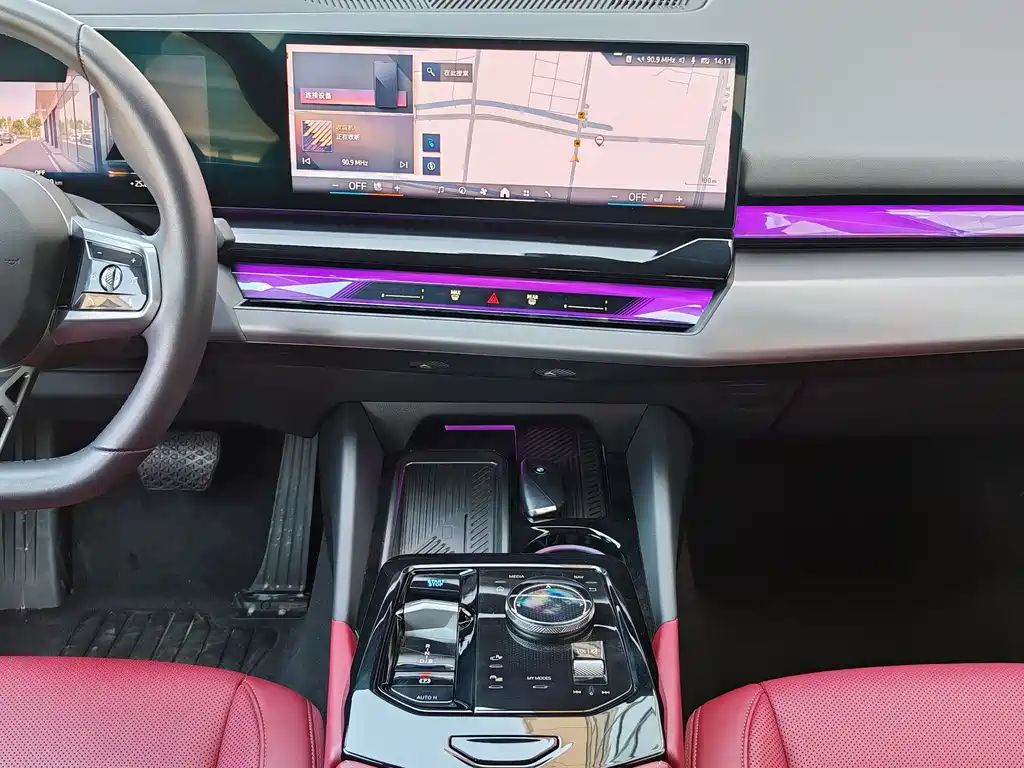 BMW i5 — фото 22
