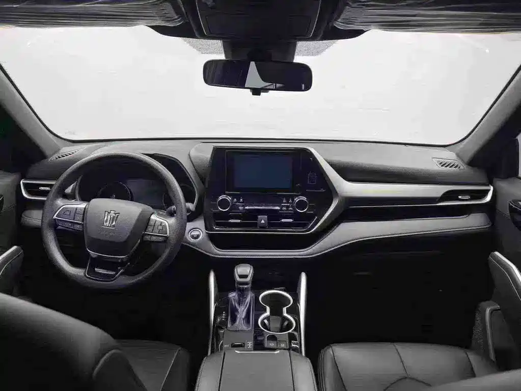 Toyota Crown Kluger 2023 — фото 11