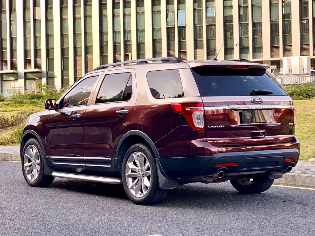 Ford Explorer 2015 — фото 7