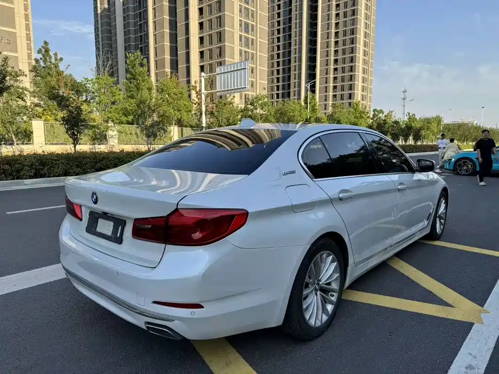 BMW 5 Series New Energy 2019 — фото 7
