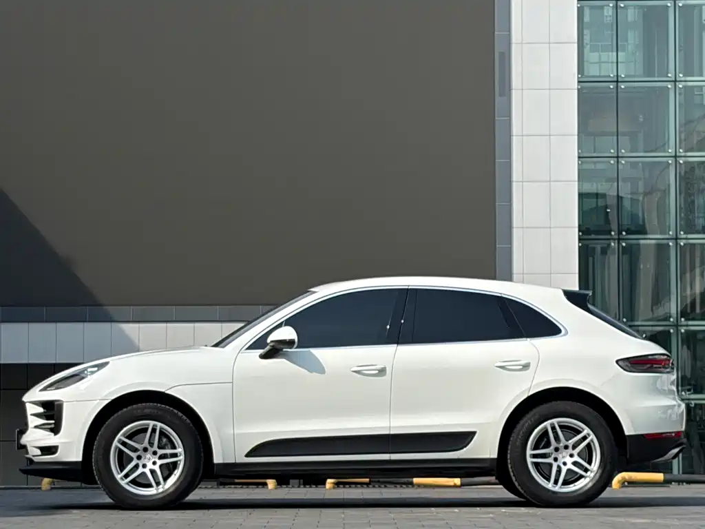 Porsche Macan 2021 — фото 7