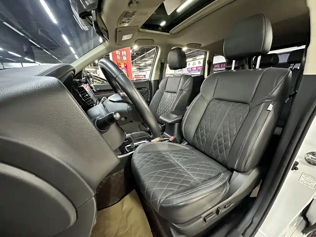 Mitsubishi Outlander 2022 — фото 27