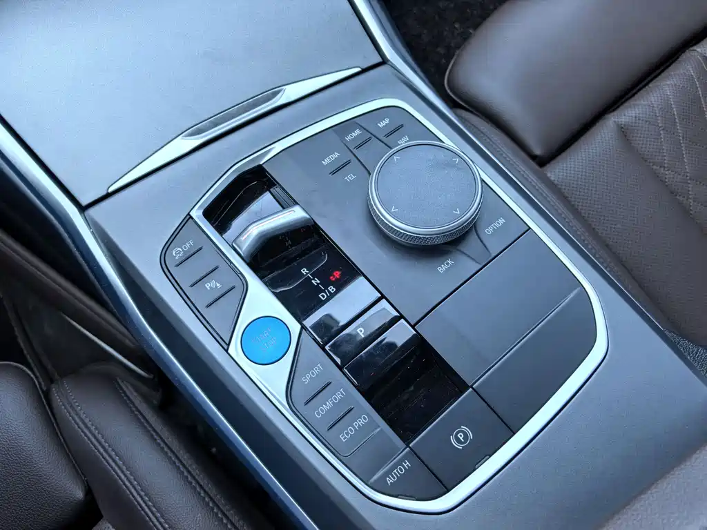 BMW i3 2025 — фото 9