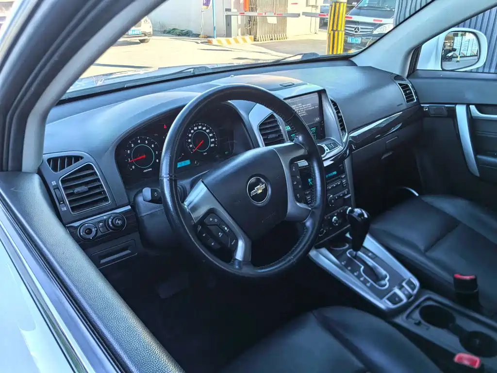 Chevrolet Captiva 2014 — фото 11