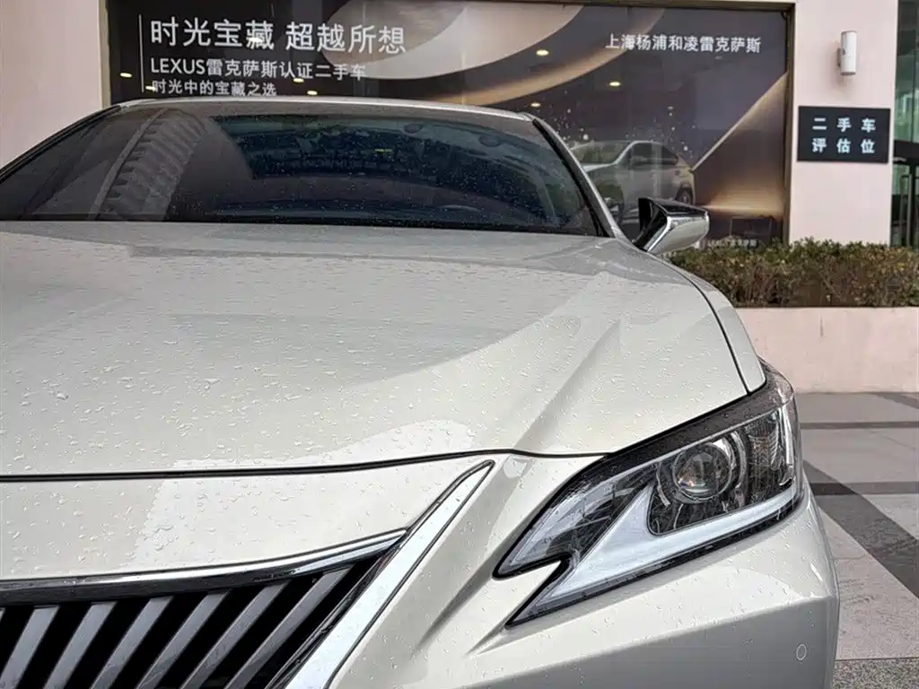 Lexus ES 2019 — фото 5