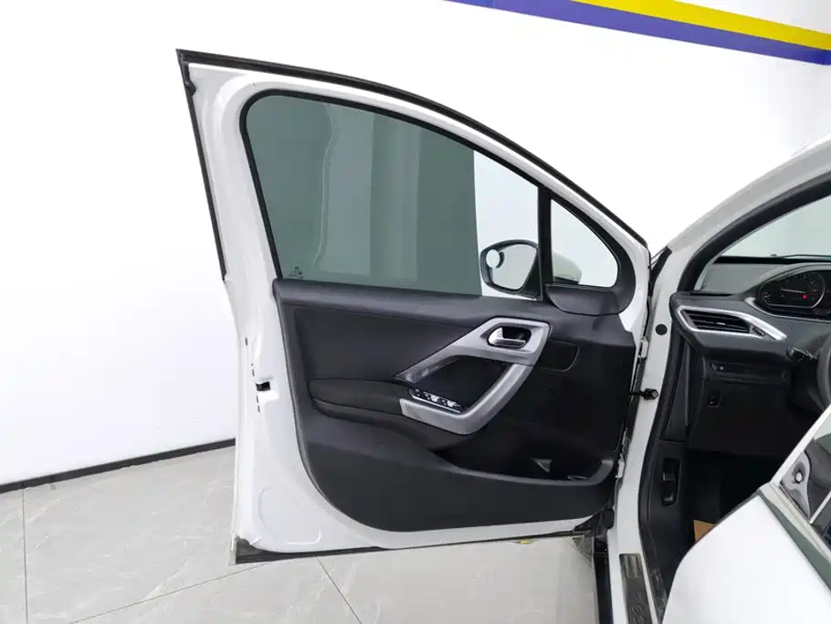 Peugeot 2008 2015