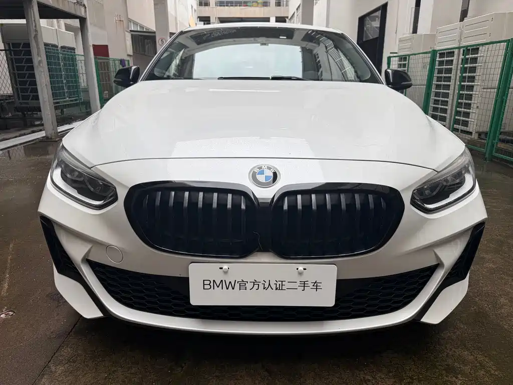 BMW 1 Series 2021 — фото 1
