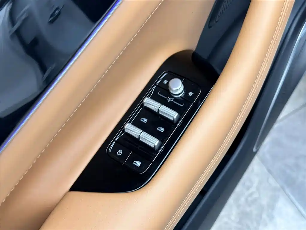 Geely Boyue L — фото 15