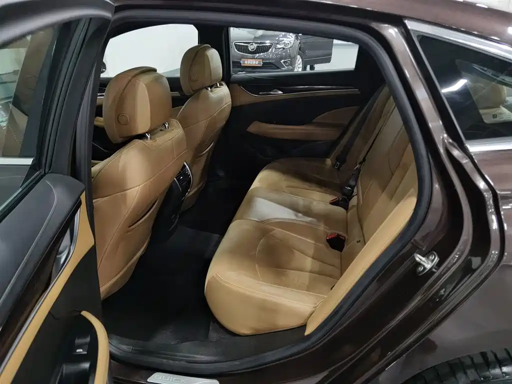 Buick LaCrosse 2018 — фото 15
