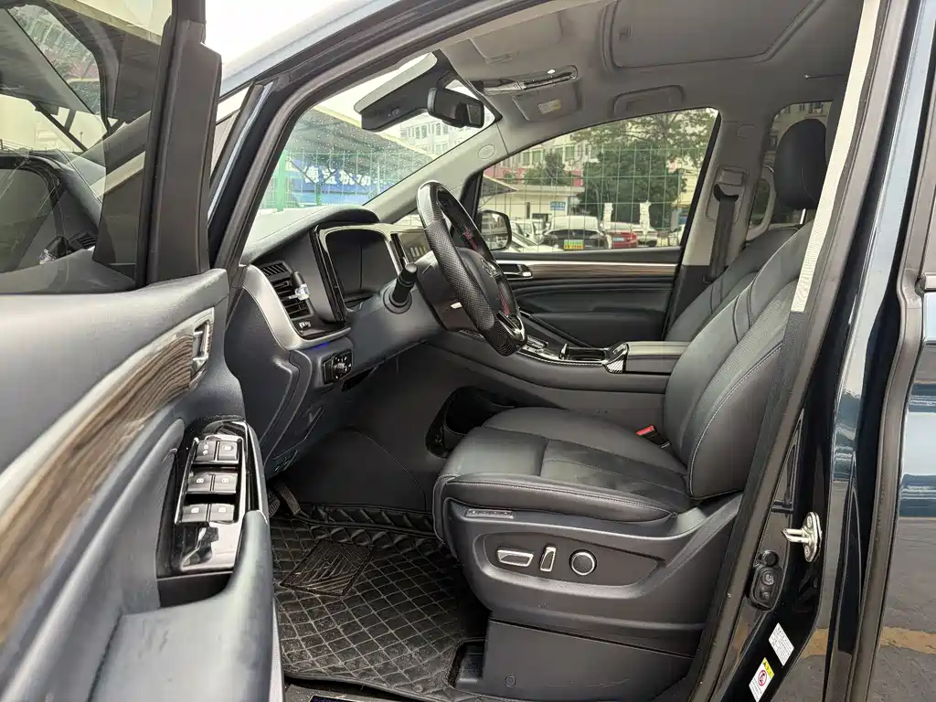 GAC Motor Trumpchi M8 2022 — фото 9