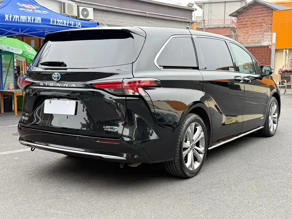 Toyota Sienna 2024 — фото 13