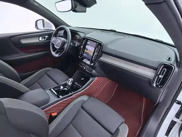 Volvo XC40 2023