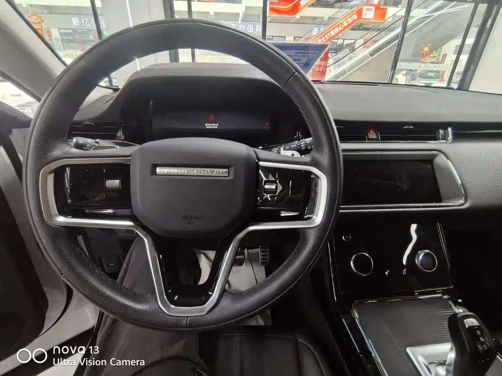Land Rover Evoque 2023 — фото 10