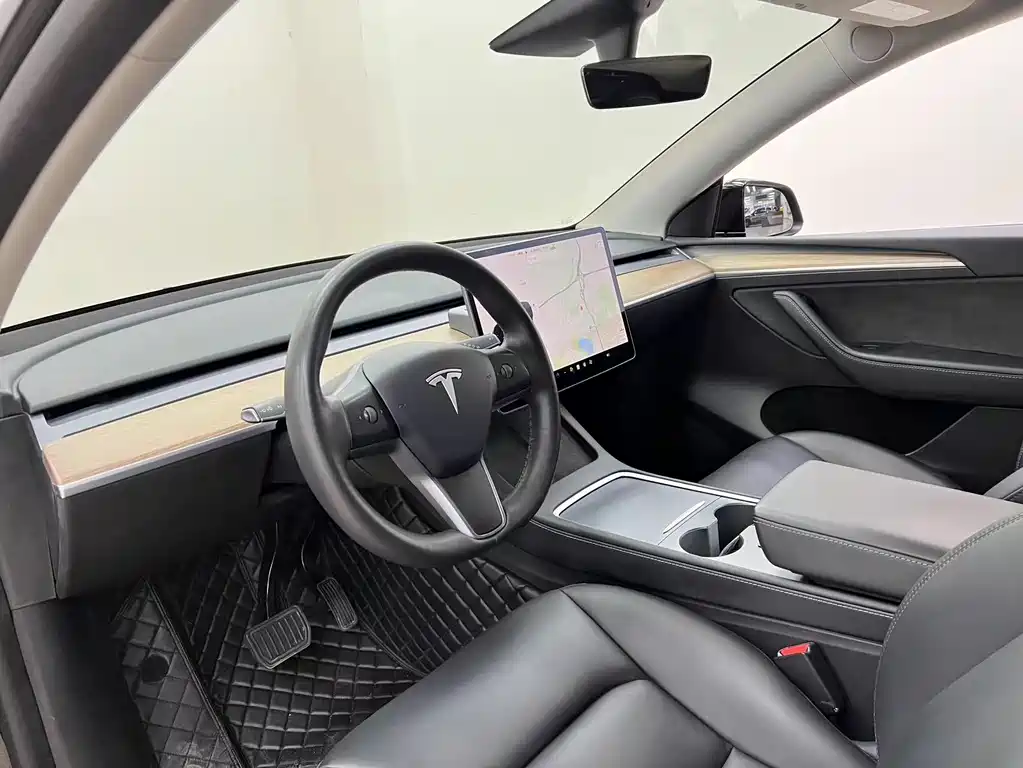 Tesla Model Y 2021 — фото 15