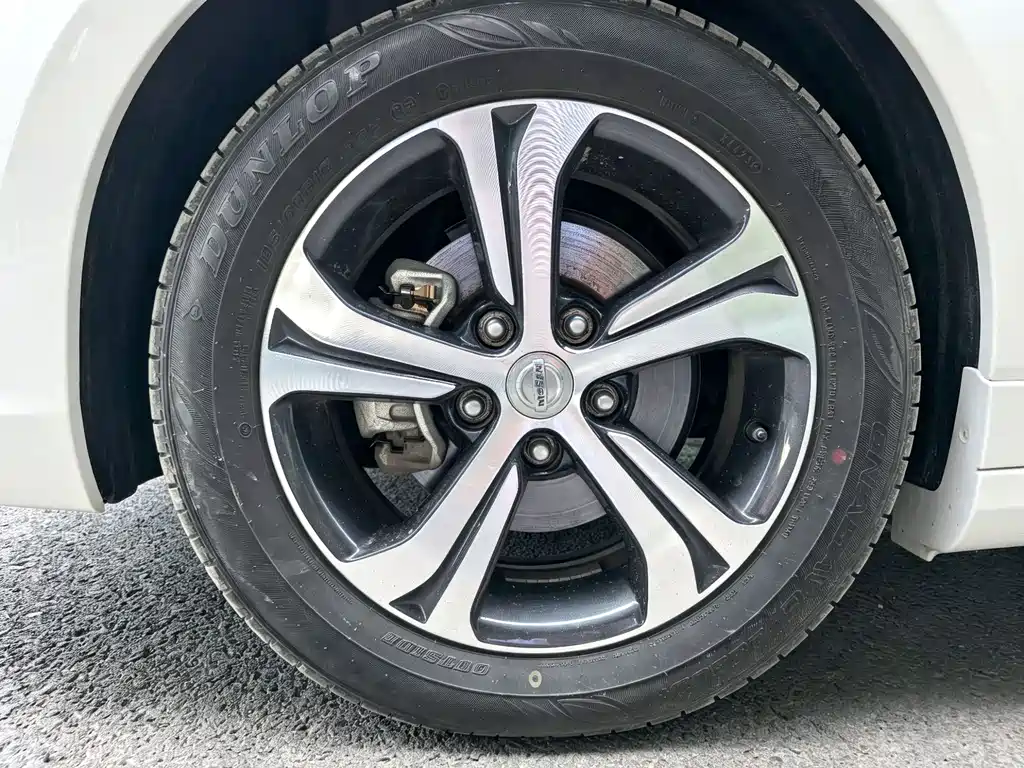 Nissan Tiida 2018 — фото 21