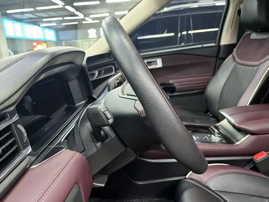 Ford Explorer 2023 — фото 12