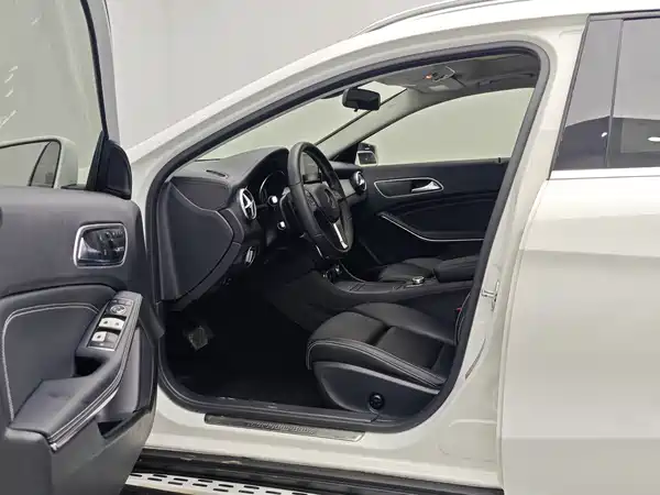 Mercedes-Benz GLA 2016