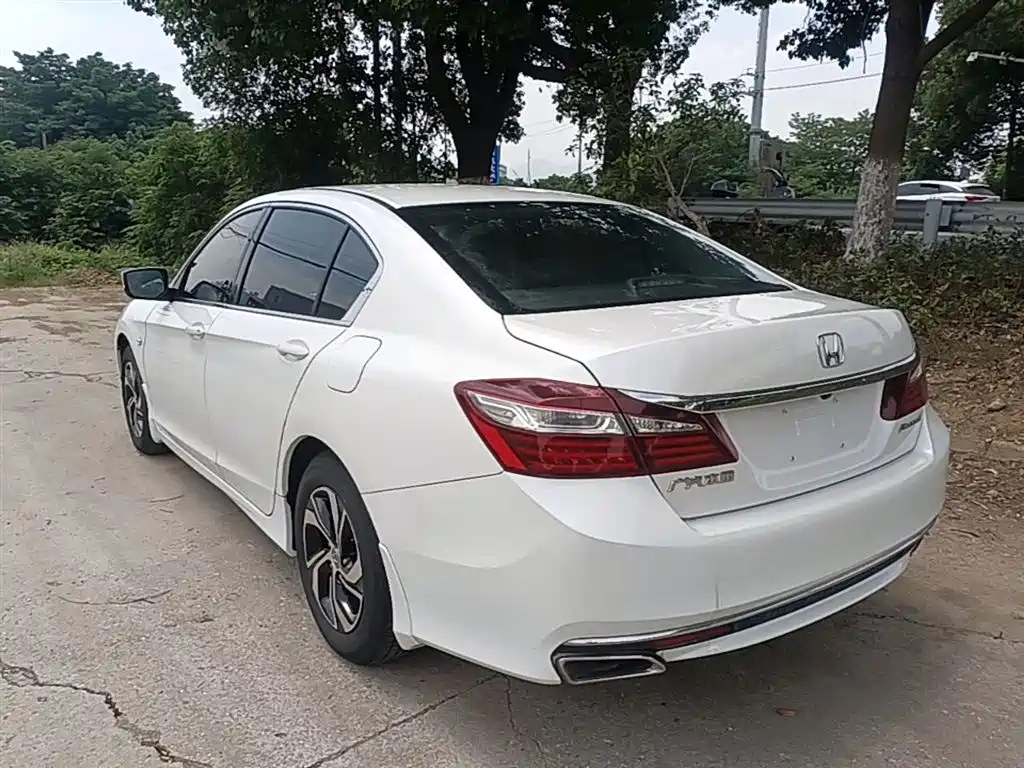 Honda Accord 2017 — фото 5