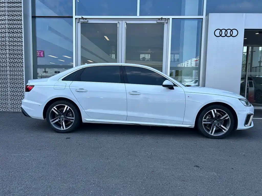 Audi A4L 2020