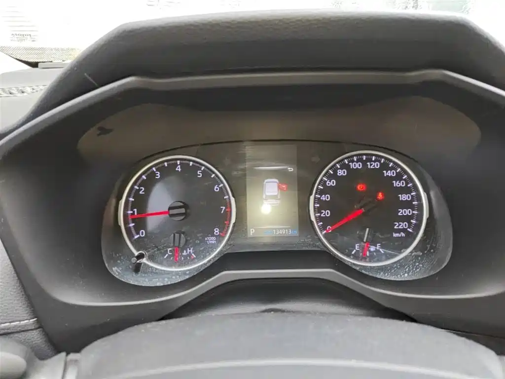 Toyota RAV4 2021 — фото 12