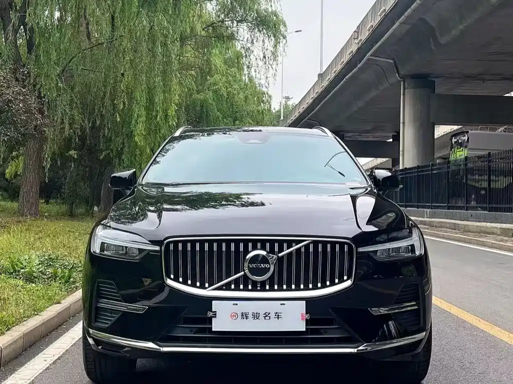 Volvo XC60 2023 — фото 2