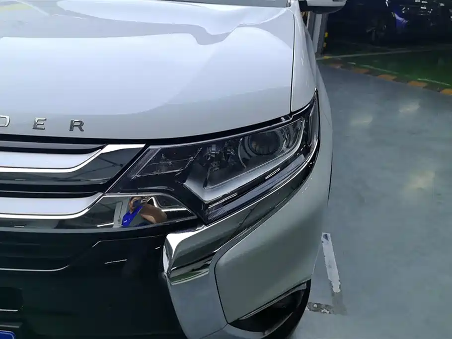 Mitsubishi Outlander 2018