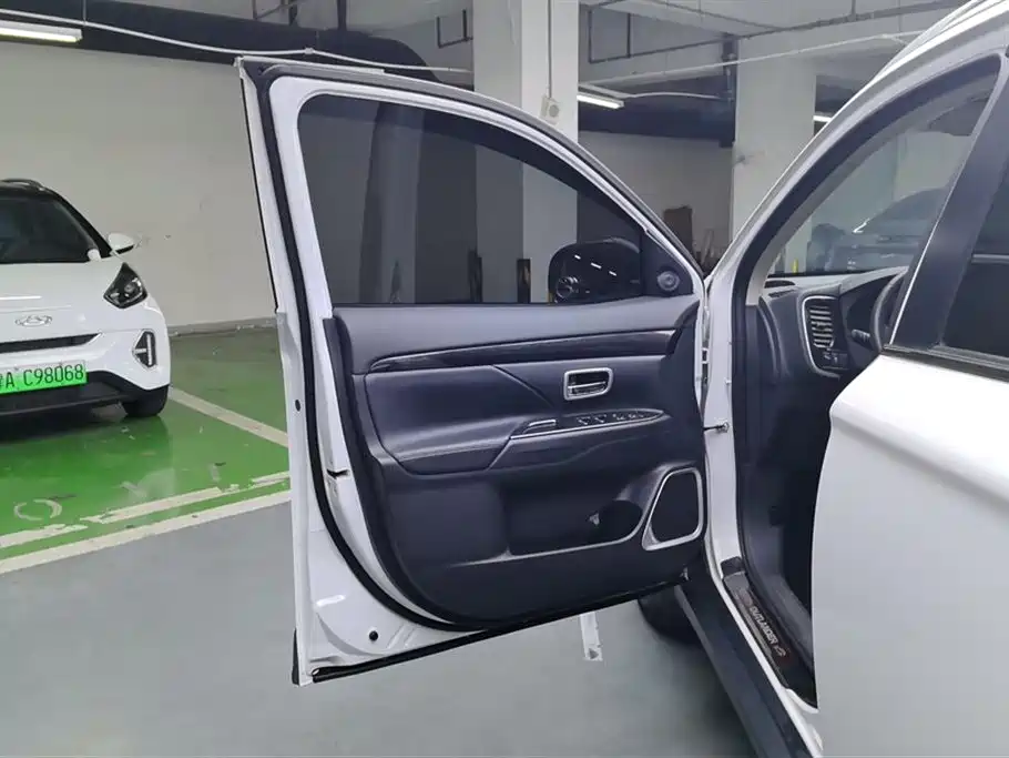 Mitsubishi Outlander 2018