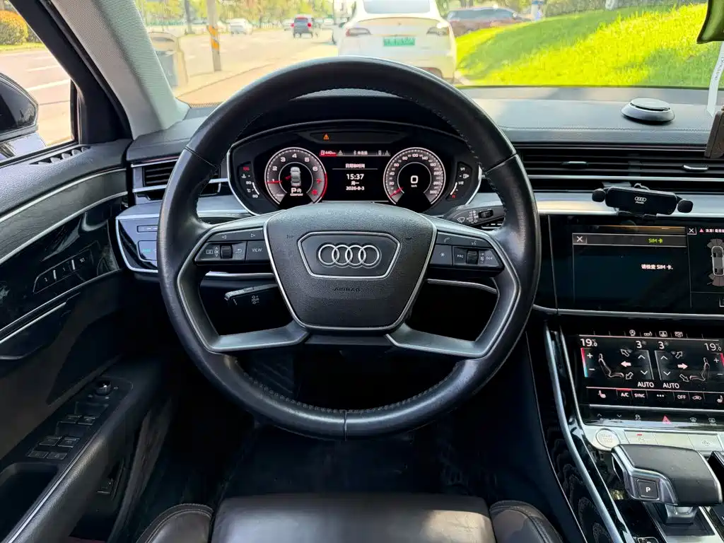 Audi A8 2020 — фото 14