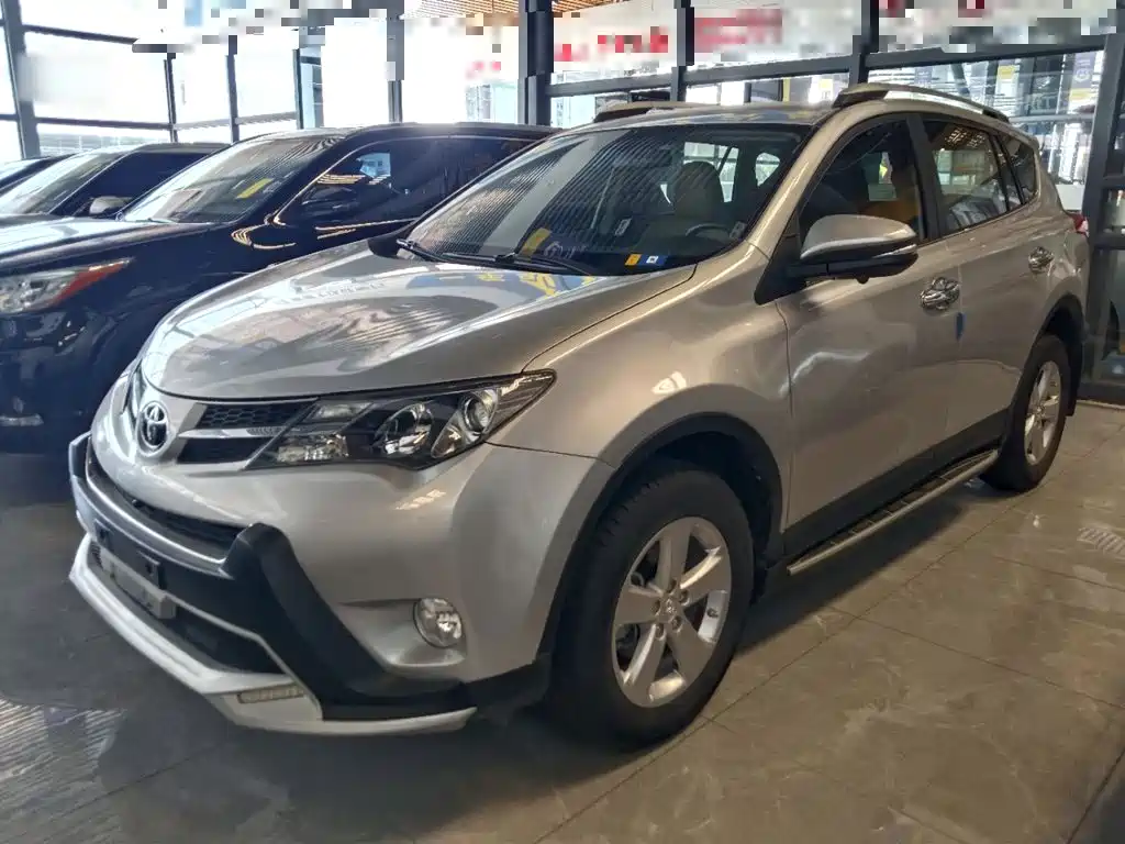 Toyota RAV4 2014 — фото 1