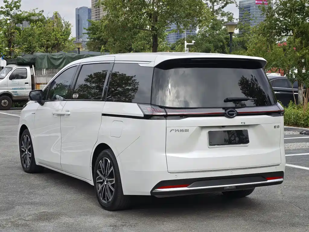 GAC Motor E8 PHEV 2024 — фото 25