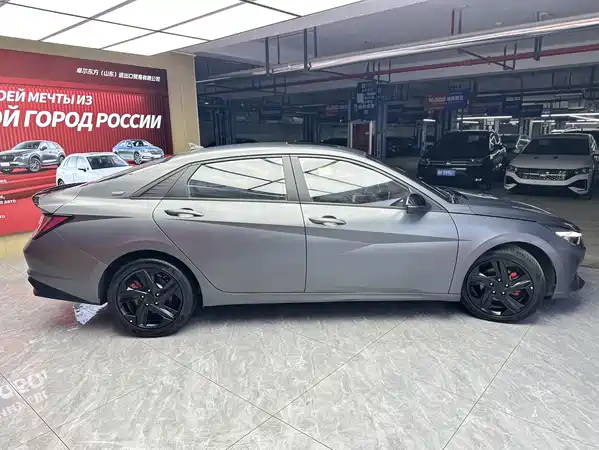 Hyundai Elantra 2023