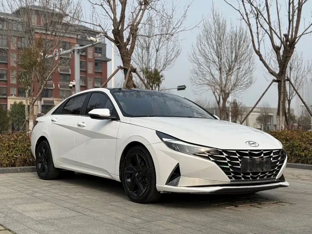 Hyundai Elantra 2021 — фото 3