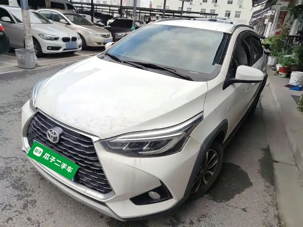 Toyota Yaris L 2022 — фото 2