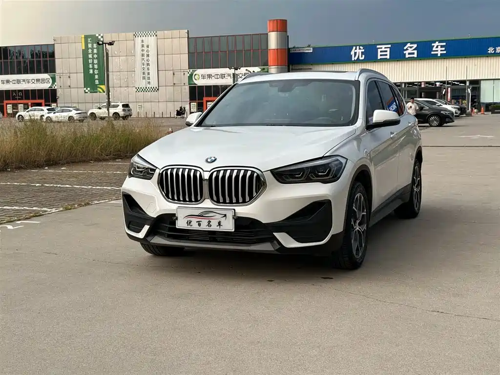 BMW X1 2022 — фото 1