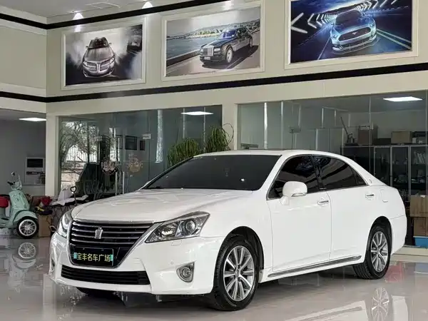 Toyota Crown 2012
