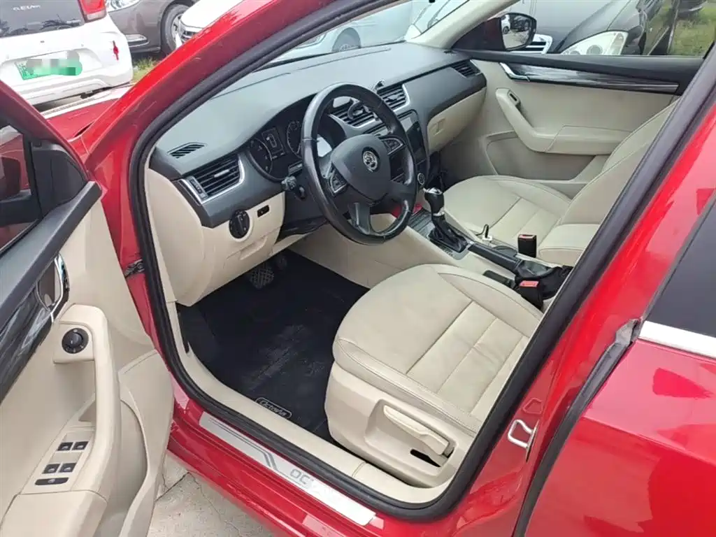 Skoda Octavia 2015 — фото 16