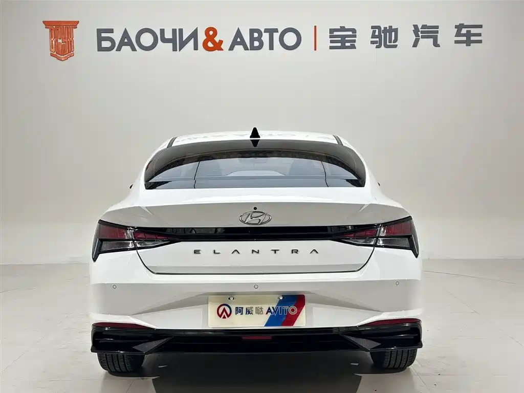 Hyundai Elantra 2023 — фото 12