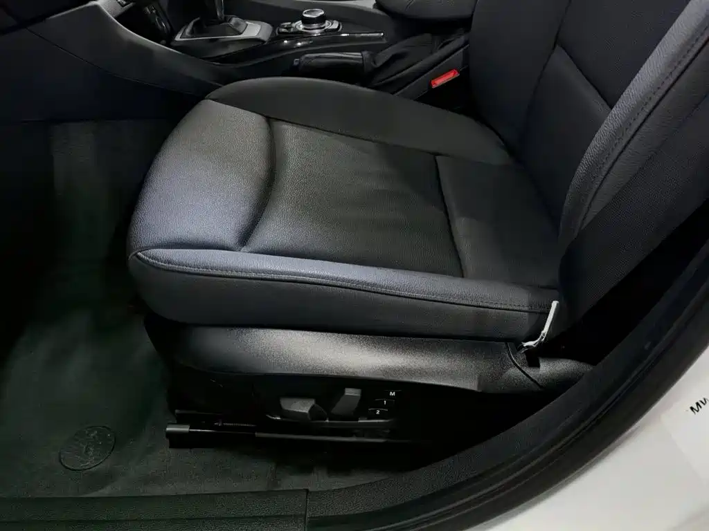 BMW X1 2015 — фото 20