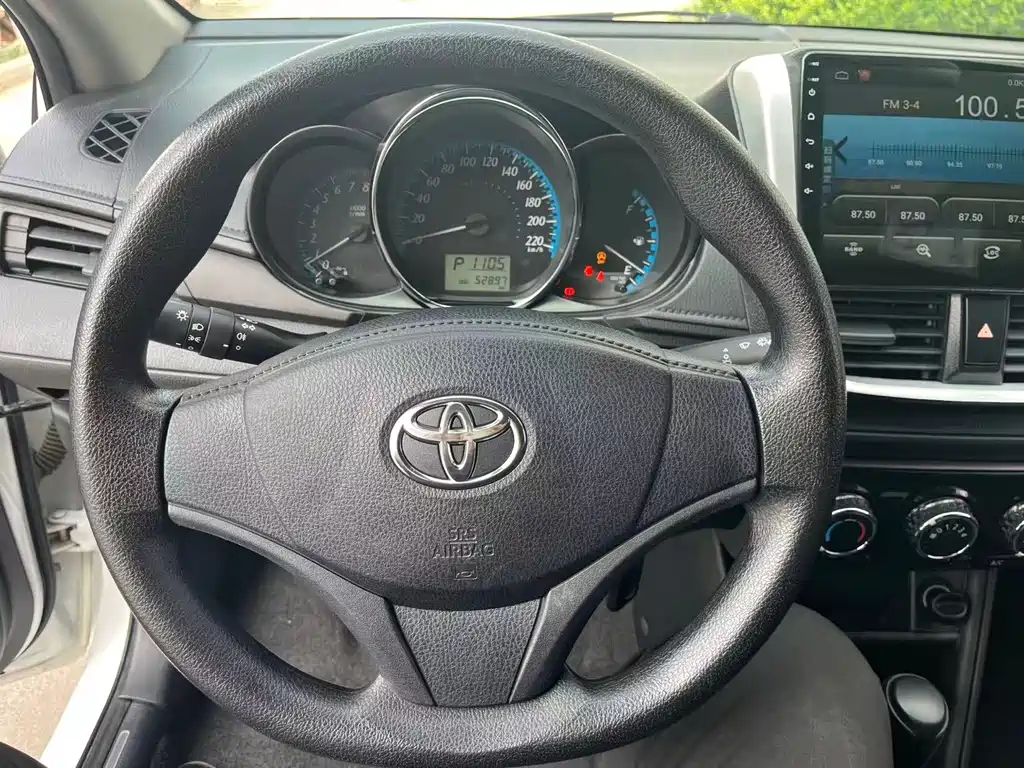 Toyota Yaris L 2019 — фото 8