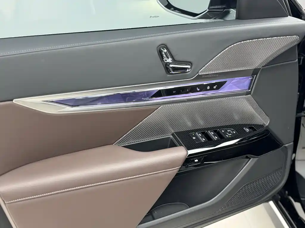 BMW i7 2025 — фото 15