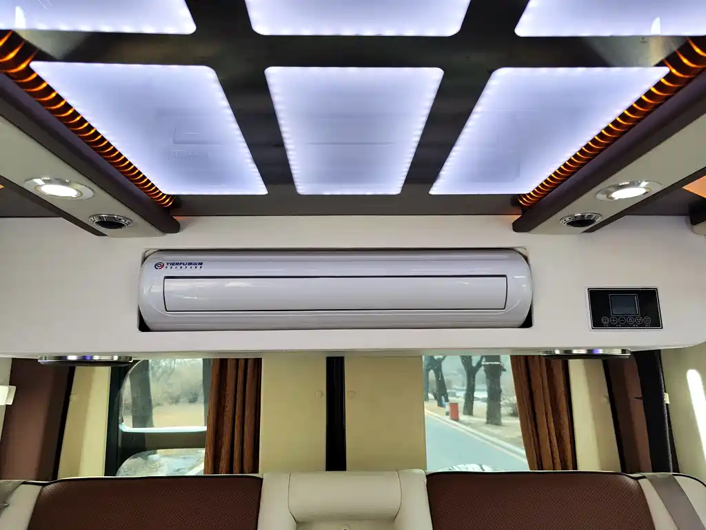 Mercedes-Benz Sprinter 2015 — фото 30