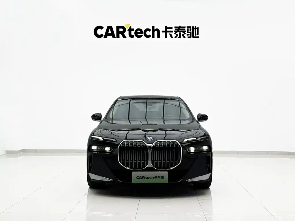 BMW i7 2025 — фото 2
