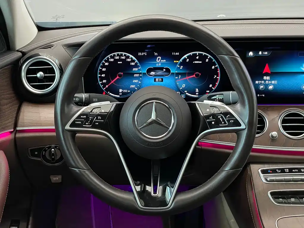 Mercedes-Benz E-Class 2022 — фото 14