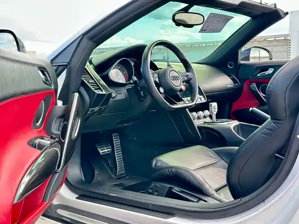 Audi R8 2013