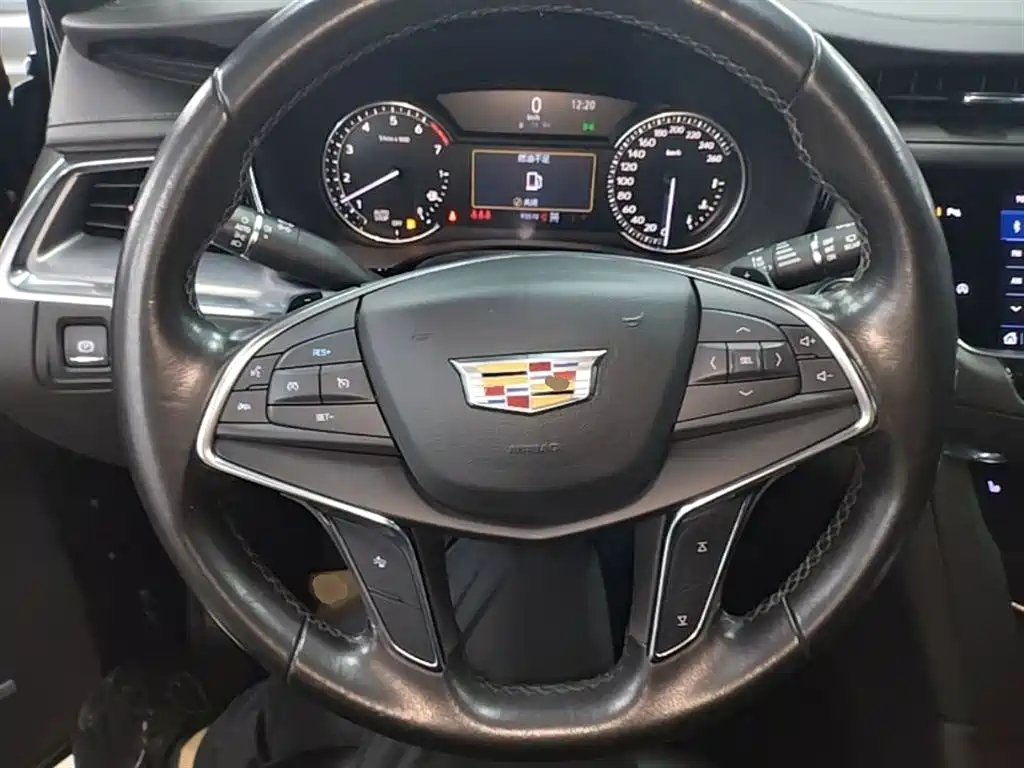 Cadillac XT5 2020 — фото 11