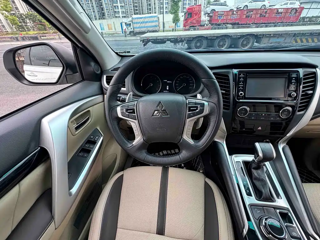 Mitsubishi Pajero Sport 2019 — фото 6
