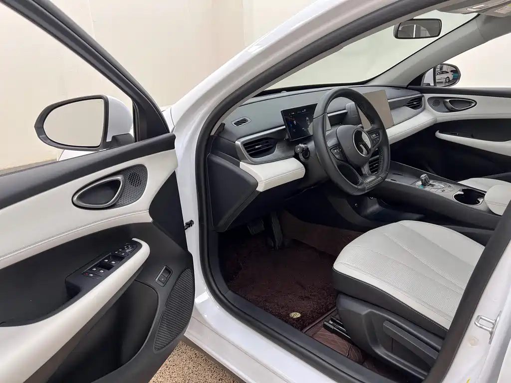 BYD Seal 05 DM-i 2025 — фото 13